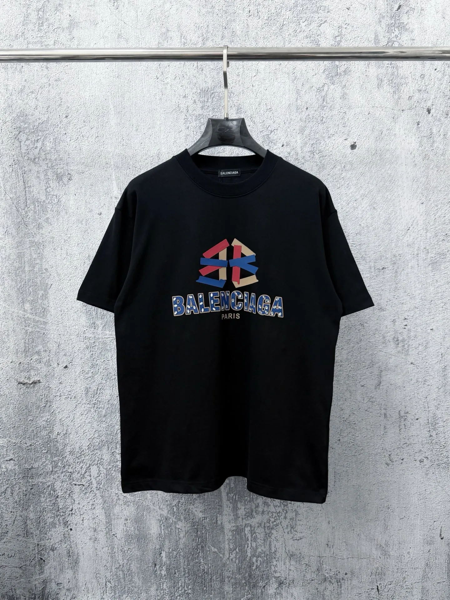 【Balenciaga】 ➕ ， ， ， 。 ， ， ， 。 ， ， 。 ， ， T look， ， ， 。 ：Black White Size：S-XL